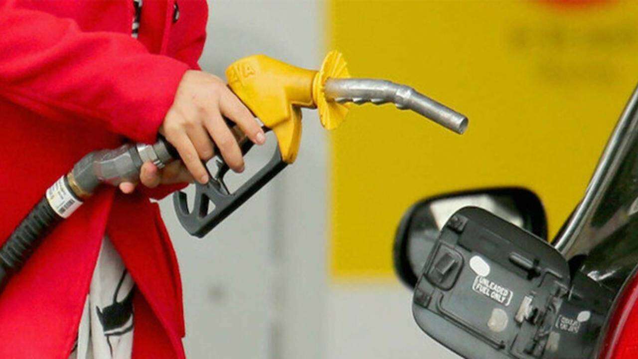 Cumhuriyet tarihinin en büyük zammı geliyor: Motorin bu gece üç haneyi görecek, depoları fulleyin! 9